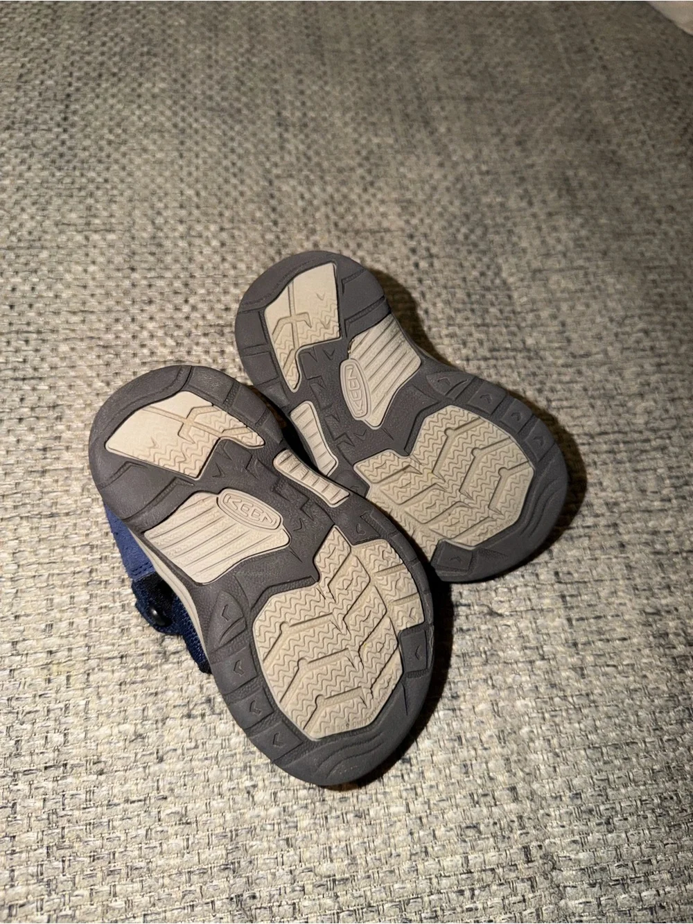 Keen sturdy closed